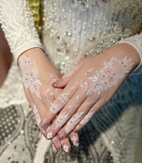 Henna White Wedding, Henna Wedding Putih, Henna Wedding Simple, Henna Tangan Simple, Hena Pengantin, White Wedding Henna, Henna Art Wedding, Henna Nikah, Motif Henna