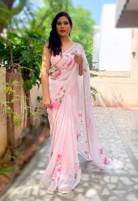 Soft Organza Saree, Pink Organza Saree, Sabyasachi Saree, Interior Reference, Painted Saree, Pink Blouse Designs, Simple Saree Designs, Saree Painting, Light Pink Blouses