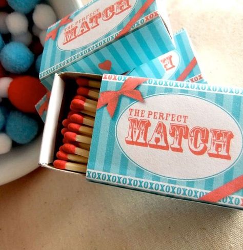 35 Cute And Easy-To-Make Wedding Favor Ideas Retro Wedding Theme, 50s Wedding, Rockabilly Wedding, Carnival Wedding, Handmade Wedding Favours, Wedding Favors Cheap, Favors Diy, Diy Wedding Favors, Retro Wedding