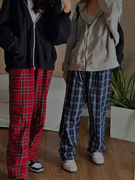 Plaid Pants Outfit Pajama, Pijama Pants Aesthetic, Pjs Pants Aesthetic, Plaid Pyjama Bottoms Outfit, Cute Plaid Pants Outfits, Plaid Trousers Outfit Aesthetic, Red Pajama Pants Outfit Aesthetic, Flannel Pyjama Bottoms, Flannel Pants Pajamas