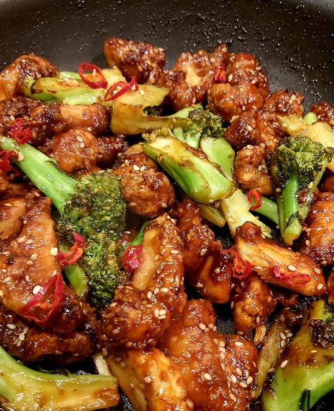 Tamarind Uses, Tamarind Chicken Recipe, Recipes Using Tamarind Paste, Tamarind Paste Recipe Dishes, Tamarind Recipes Chicken, Bangkok Chicken Recipe, Recipes With Tamarind Paste, Tamarind Paste Recipes, Chicken Asian Recipes