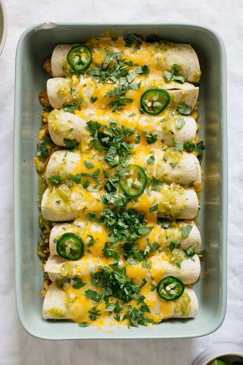 Enchilada Meal Prep, Hatch Chilis, Green Chicken Enchilada Casserole, Green Chile Salsa, Corn Enchiladas, Hatch Green Chili Recipe, Hatch Chili Recipes, Green Chili Chicken Enchiladas, Enchiladas Rojas