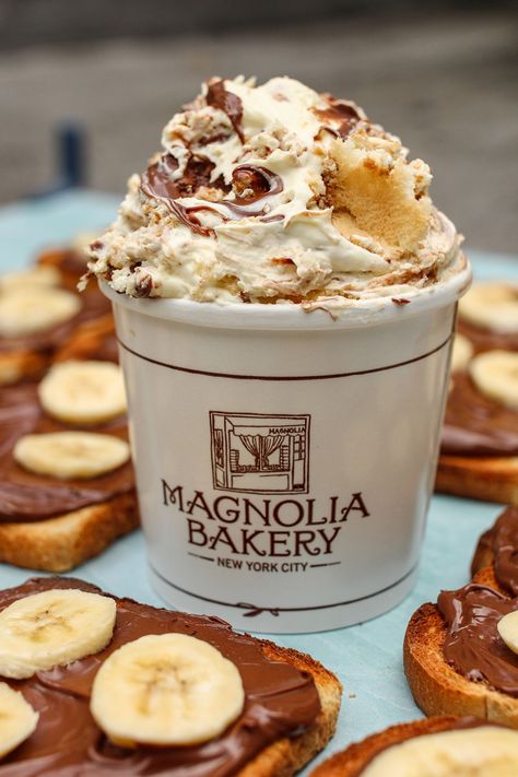 magnolia bakery (nyc) banana pudding Magnolia Bakery New York, Magnolia Bakery Banana Pudding, Banana Cream Pudding, Banana Bread Pudding, Magnolia Bakery, Magnolias Bakery, Pudding Recipe, Banana Cream, Bakery Recipes