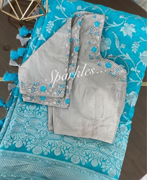 Pattu Saree Blouse Designs Simple Latest Embroidery, Silk Saree Blouse Designs Patterns, Fashionable Saree, Peacock Embroidery, Blouse Works, Saree Work, Boat Neck Blouse Design, Blouse Designs Catalogue, New Saree Blouse Designs