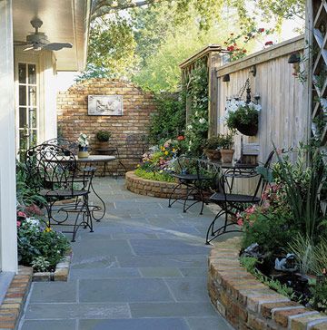 Create a Backyard Getaway:  Ensure Privacy.   Your outdoor room will feel more like an oasis if it has a sense of enclosure. Fences and garden walls ensure privacy for patios, but you can also use lattice, pergolas, and landscaping to define outdoor spaces and screen views of neighboring houses. Patio Chico, Relaxing Garden, Backyard Getaway, Small Courtyard Gardens, Courtyard Gardens Design, Small Backyard Gardens, Small Courtyards, Walled Garden, Large Backyard