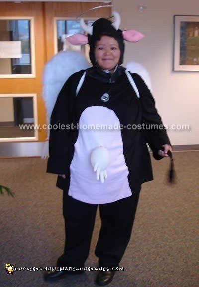 Coolest Homemade Holy Cow Costume Cow Costume Ideas, Holy Cow Costume, Unusual Halloween Costumes, Homemade Costume Ideas, Halloween Costume Inspiration, Cow Costume, Homemade Costume, Diy Halloween Costume, Black Sweats