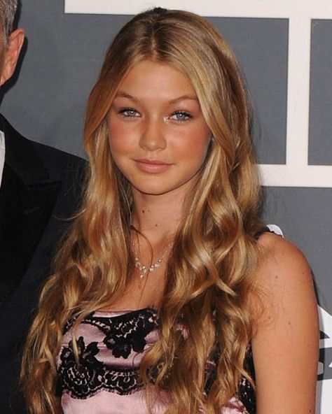 Gigi Hadid Teenage Pics, Gigi Hadid Face, Gigi Hadid Before, Young Gigi Hadid, Gigi Hadid Photoshoot, Gigi Hadid Beauty, Gigi Hadid Pictures, Gigi 2, Super Models