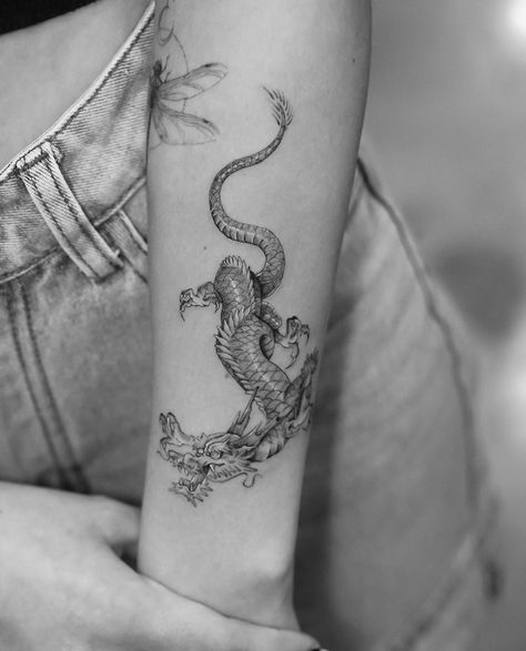 Leg Tattoos Japanese, Japanese Style Dragon Tattoo, Tattoos Japanese Style, Fine Line Dragon, Tattoo Ideas Dragon, Japanese Style Dragon, Tattoos Japanese, Dragon Tattoo Ideas, Tattoo Japanese Style