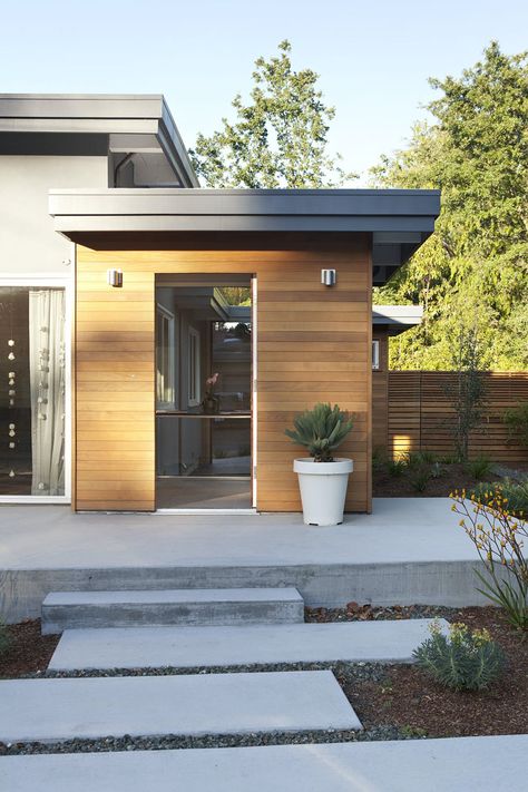 Midcentury Exterior, Porch Extension, Modern Front Porches, Veranda Design, Mid Century Exterior, Contemporary Front Doors, Eichler Homes, Building A Porch, Front Porch Design