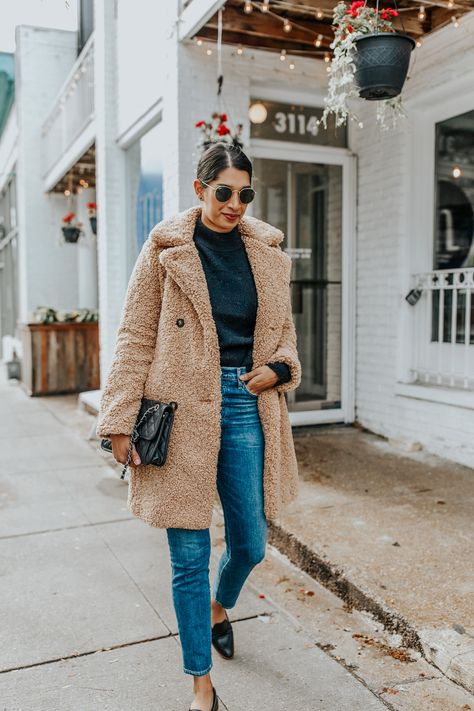 how to style teddy coat Tan Teddy Coat Outfit, Brown Teddy Coat Outfit, Teddy Bear Coat Outfit, Teddy Coat Outfit, Winter Date Night Outfits, Chic Wardrobe, Bear Coat, Fashion Vibes, Luxe Style