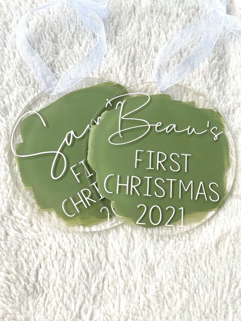 Personalized Acrylic Christmas Ornaments, Personalized Acrylic Ornaments, Acrylic Painted Ornaments, Diy Baby's First Christmas Ornament, Acrylic Circle Ornaments, Acrylic Ornaments Vinyl, Acrylic Ornaments Diy, Christmas Ornaments Vinyl, Ornament Homemade