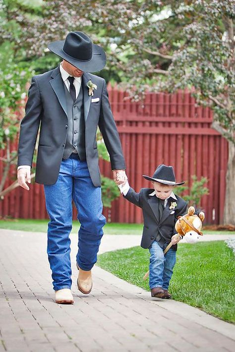 Rustic Groom Attire For Country Weddings ❤️ See more: http://www.weddingforward.com/rustic-groom-attire/ #weddings Rustic Groom Attire, Cowboy Tuxedo, Country Groomsmen, Rustic Groom, Bride Wars, Wedding Groomsmen Attire, Cowboy Wedding, Boda Mexicana, Country Weddings