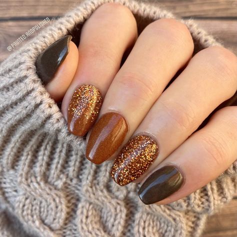 Dipped Nails Ideas Powder Fall 2022, September Nails Designs Simple, Fall Winter Nails Acrylic, Nail Dip Designs Fall, Fall Nails With Dip Powder, Fall Nail Ideas With Glitter, Gel Nails Fall Short, Fall Nexgen Nails, Dip Powder Nails Colors Fall 2022