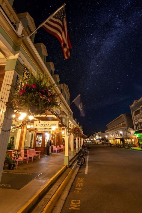 Things To Do At Night - Mackinac Island Michigan Things To Do, Mackinac Island Hotels, Mackanic Island, Mackinac Island Aesthetic, Macinak Island Michigan, Mackinac Island Fall, Mackinaw Island Michigan, Mackinac Island Fudge, Things To Do At Night