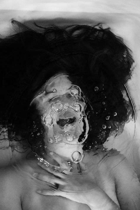 Person Submerged In Water, Fear In Art, Fear Emotion Drawing, Hidden Identity Photography, Greif In Photography, Deep Photo Ideas, Female Body Photoshoot Ideas, Glossophobia Art, Deep Photographs Photography