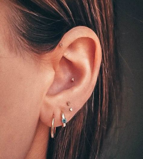 Constalation Piercing, Constellation Piercing, Piercing Ideas For Women, Conch Piercing Stud, Minimalist Ear Piercings, Constellation Piercings, Belly Button Piercing Jewelry, Ear Art, Cool Ear Piercings