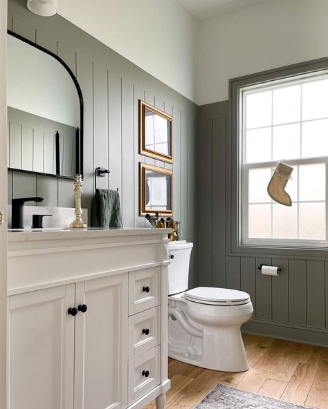 Small Farmhouse Bathroom, Shiplap Bathroom, Cottage Bathroom, Hall Bathroom, White Vanity Bathroom, Downstairs Bathroom, Upstairs Bathrooms, Style Deco, Blue Door