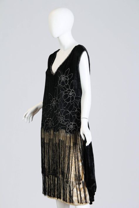 1920s Velvet Dress with Fringe and Crystals 1920 Dresses, 1920s Clothing, 1920 Style, Roaring 20s Fashion, 1920s Fashion Women, 1920 Dress, Velvet Evening Gown, 20s Dresses, Dress With Rhinestones