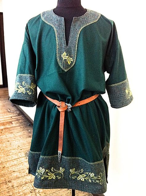 Fae Over-Tunic for Tina by RobynGoodfellow.deviantart.com on @deviantART Celtic Tunic, Tunic Costume, Norse Clothing, Mens Garb, Costume Viking, Viking Tunic, Sca Garb, Viking Garb, Medieval Garb