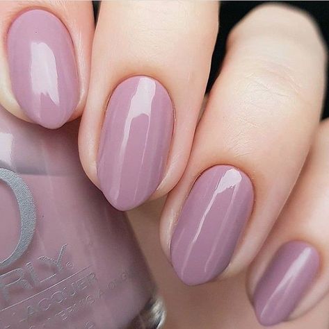 Mauve Gel Nails Ideas, Mauve Round Nails, Round Purple Nails, Mauve Almond Nails, Mauve Purple Nails, Spring Round Nails, Mauve Gel Nails, Dip Powder Nails Ideas Spring, Girls Nail Designs