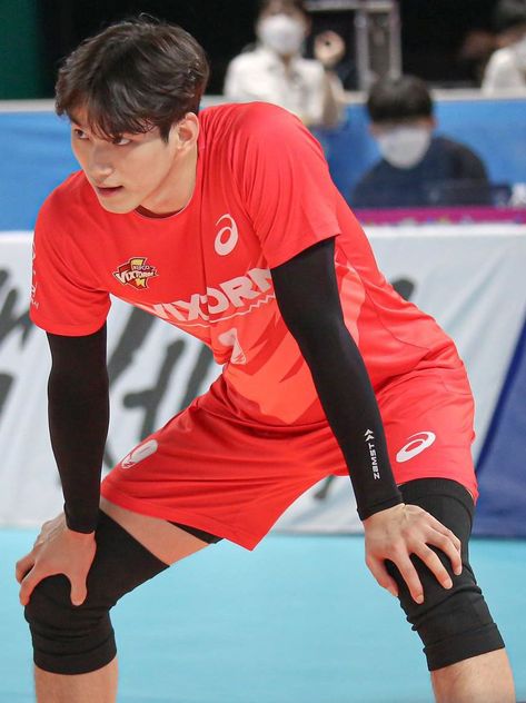 Volleyball Poses, Best Poses, Action Pose Reference, Male Pose Reference, 얼굴 그리기, Volleyball Pictures, Photographie Portrait Inspiration, People Poses, Anatomy Poses