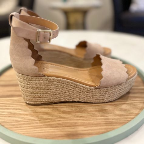 J. Crew Platform Suede Espadrille Wedge Sandals With Scalloped Detail. Women's Size 8 Leather/Suede Upper Color: Ashen Khaki (Cream/Neutral Tan) No Box But These Were Never Worn. Espadrille Wedge, Espadrilles Wedges, Wedge Sandals, Espadrilles, J Crew, Wedges, Womens Sizes, Sandals, Cream