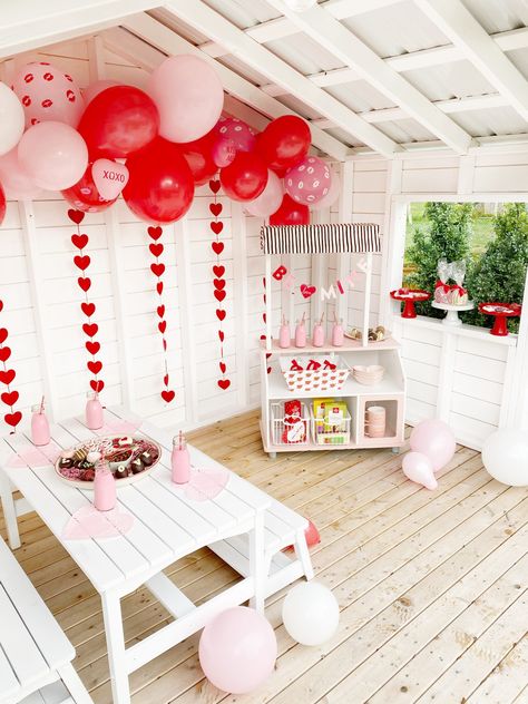 It's PARTY time!! Since we aren't having friends over, welcome to our Kids Valentine's Day Party! Hope you are inspired for your own! Valentines Sorority, Valentines Sleepover, Vintage Valentines Aesthetic, Playhouse Diy, Vday Party, Kids Valentine Party, Valentines Aesthetic, Valentines Birthday Party, Valentines Party Decor