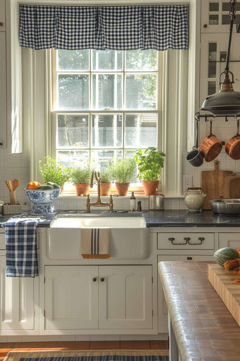 40 Rustic Farmhouse Kitchen Ideas That Look Chic and Charming  40 Rustic Farmhouse Kitchen Ideas That Look Chic and Charming Kitchen Minecraft, Cottage Kitchen Renovation, Kitchen Style Ideas, Bloxburg Cottage, Elegant Cottage, Cottage Kitchen Decor, Kitchen Bloxburg, Kitchen Cottage, Cottage Kitchen Design