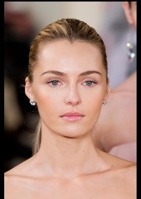 Ralph Lauren Autumn, Valentina Zelyaeva, Bregje Heinen, Minimalist Makeup, Runway Makeup, Kiss Makeup, Gorgeous Makeup, Makeup Trends, Fall 2014