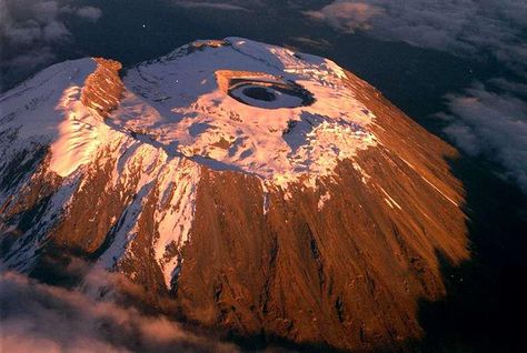 Mount Kilimanjaro in Africa Kilimanjaro Climb, 7 Natural Wonders, Mount Kilimanjaro, Africa Destinations, Africa Travel, Belleza Natural, Places Around The World, Most Beautiful Places, Beautiful Photography