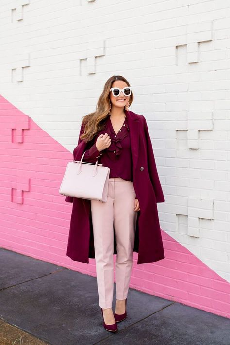 WHBM Pink Slim Pants. Maroon top, jacket, & Shoes. Loving this simple and professional spring look.  #FashionBlogger #SpringStyle Pink Trousers Outfit, Pink Pants Outfit, Blush Pants, Pink Ideas, Maroon Outfit, Burgundy Outfit, Pink Trousers, Modieuze Outfits, Pink Pants