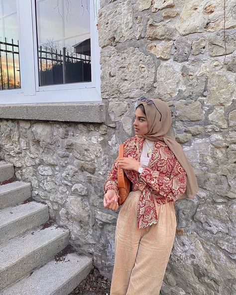 Modest Vacation Outfits, Casual Outfits Aesthetic, Traveling Outfits, Aesthetic Outfits Winter, Casual Outfits Ideas, Fall Outfits Casual, Outfit Boots, Modest Summer Fashion, Hijab Fashion Summer