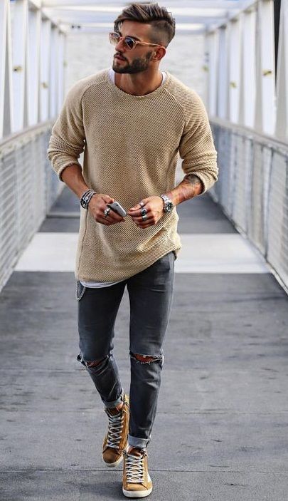 If you are one of those guys who doesn’t have the answer to what to wear on New Year's Eve then read on and bid adieu to your confusion. Eve Fashion, Herren Style, Pullover Mode, Mens Fashion Edgy, Mens Fashion Smart, Mens Fashion Blog, Mens Fashion Rugged, Hipster Mens Fashion, Mens Fashion Fall