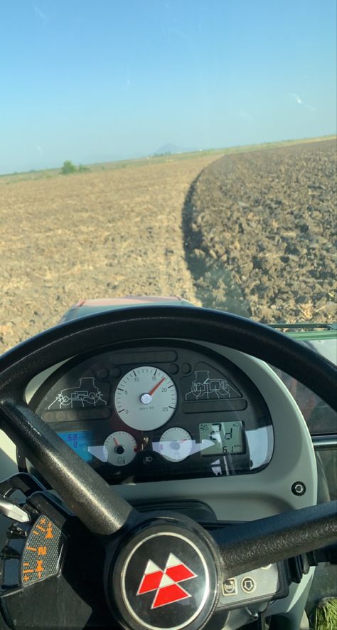 Massey Tractor, Young Farmers, Massey Ferguson Tractors, Fake Acc, Farm Lifestyle, Massey Ferguson, Farms Living, Farm Life, Agriculture