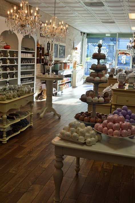 Soap Store Interior, Candle Storefront Ideas, Retail Soap Display Ideas, Candle Store Design, Small Business Shop Ideas, Soap Store Design, Soap Displays For Store, Metaphysical Store Aesthetic, Soap Store Display Ideas