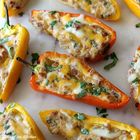 Cheesy Bacon Stuffed Mini Peppers - Belle of the Kitchen Keto Tuna, Mini Peppers, Mini Sweet Peppers, Pepper Recipes, Stuffed Mini Peppers, Keto Lunch Ideas, Crowd Pleasing Appetizers, Sweet Peppers, Cheesy Bacon