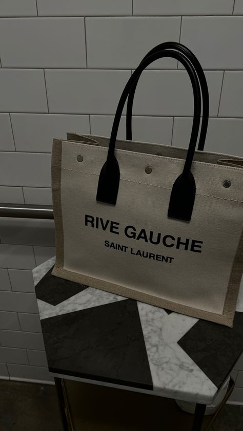 Saint Laurent Rive Gauche Tote Outfit, Ysl Bag Tote, Old Money Tote Bag, Rive Gauche Ysl Bag, Saint Laurent Tote Bag, Ysl Tote Bag, Ysl Rive Gauche, Bathroom Selfies, Ysl Tote