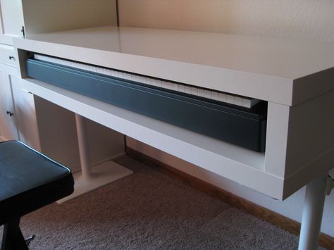 IKEA Hackers: Ein Kleine LACKtmusik  Storage for your keyboard!!! Brilliant!! Keyboard Table Ideas, Tv Piano Wall, Hiding Piano Keyboard, Keyboard Table, Kitchen Standing Cabinet, Living Room Decor Ikea, Keyboard Storage, Piano Table, Piano Stand