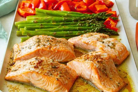 Easy Healthy Summer Dinners: What to Cook (June 21) - 31 Daily Salmon And Veggies, Rosemary Salmon, Summer Produce, Tilapia Recipes, Fresh Asparagus, Glazed Salmon, Fresh Green Beans, Sheet Pan Dinners, Fresh Summer