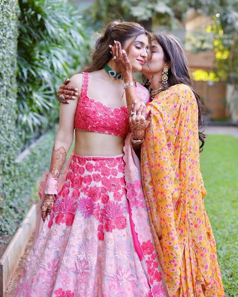 Gorgeous bride Srishti looks pretty in a pink lehenga for her sundowner mehendi 🩷 Swipe to see the beautiful Boho themed decor , ‘love story’ mehendi and closer look at the deets😍 Bride: @thecisterco Lehenga: @mishruofficial Mehendi Decor: @taraljadhav @doitup.today Evil eye cart: @rakhiwaleindia Mehendi Artist: @bridalmehndiqueen Photography @movieingmoments HMU @teamshradhaluthra #mehendi #pinklehenga #indianwedding #floral #mehendiceremony #wishnwed #mehndiceremony #mehandiceremony #me... Pink Lehenga Bridal Look, Makeup Looks Pink Dress, Mehndi Outfit Ideas For Bride, Bride Mehndi Outfit, Haldi Dress Ideas, Haldi Outfit For Bride, Haldi Bride, Mehandi Outfits, Bridal Entry