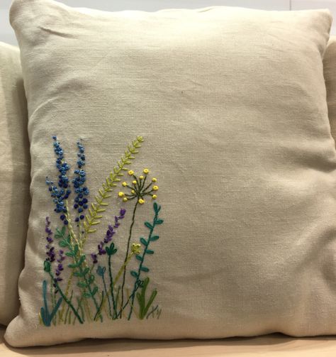 Meadow Embroidery, Floral Embroidery Designs, Freehand Sketch, Hand Embroidered Pillow, Bordados Tambour, Cushion Embroidery, Clothes Embroidery Diy, Hand Embroidered Pillows, Pillow Embroidery