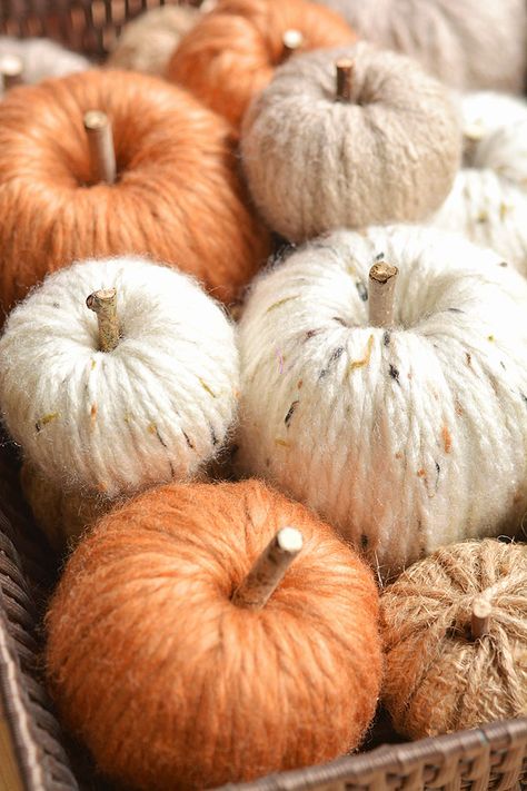 Styrofoam Christmas Tree Ideas With Yarn, Pumpkins Made From Chunky Yarn, Yarn Wrapped Pumpkins Diy, Diy Yarn Pumpkins Easy, Fall Decor For Business Entrance, Fall Pumpkin Crafts Easy Diy, Braided Pumpkins Diy, Homemade Pumpkin Decorations, Loop Yarn Pumpkin