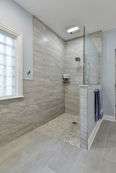 Refreshing Curbless Showers and Their Benefits - Sebring Design Build Zero Entrance Shower Ideas, Doorless Shower Design, Makeover Kamar Mandi, Accessible Bathroom Design, Ideas Baños, Doorless Shower, Bathroom Shower Design, Shower Toilet, Accessible Bathroom