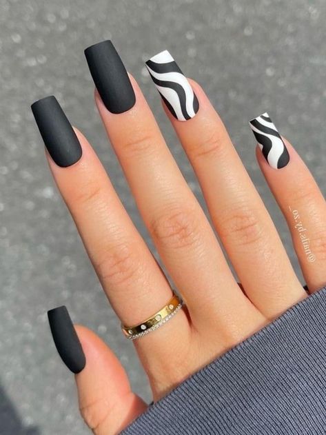 Cut Dog Nails, Black And White Nail, Black And White Nail Designs, Black And White Nail Art, Black White Nails, Black Acrylic Nails, Her Nails, White Nail Art, White Nail Designs