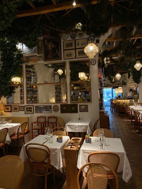 Italy Aesthetic Restaurant, Italy Cafe Aesthetic, Italian Aesthetic Restaurant, Fancy Italian Restaurant Aesthetic, Homey Restaurant Design, Cute Italian Restaurants, Italian Cafe Aesthetic Interior, Italy Restaurant Interior, Italy Cafe Interior