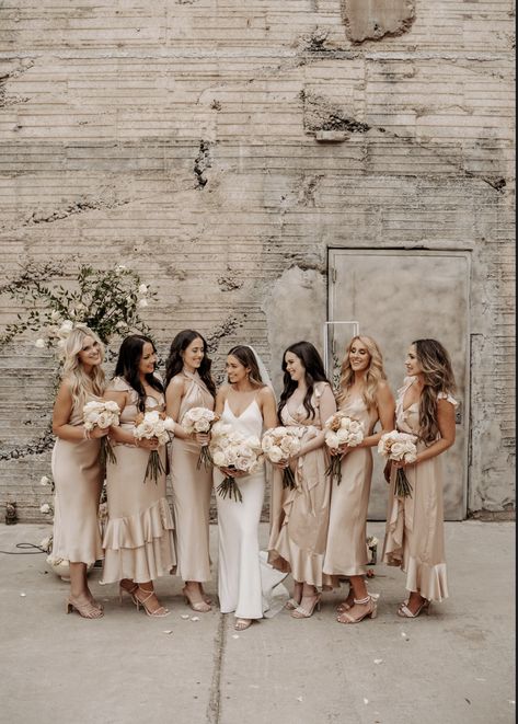 Neutrals And Gold Wedding, Wedding Flowers For Champagne Dress, Lace Wedding Dress Bridesmaids, Cream Themed Wedding, Wedding Ideas Neutral Colors, Champaign Dresses Bridesmaid, Mixed Champagne Bridesmaid Dresses, Mix Match Champagne Bridesmaid Dresses, Cream Bridesmaid Dresses Mismatched