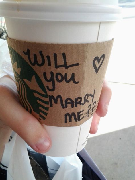 #starbucks #proposal Book Proposal Engagement, Coffee Proposal, Proposal Ideas Simple, Paris Honeymoon, Book Proposal, Dream Dates, Cant Live Without You, Romantic Proposal, Engagement Proposal