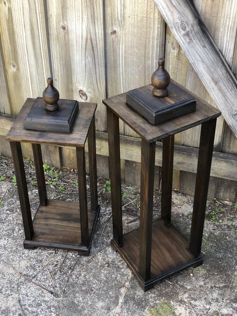 Wooden Lanterns Diy, Farmhouse Lantern Decor, Lantern Making, Crafts 2024, Rustic Wood Lanterns, Lantern Diy, Floor Lantern, Farmhouse Lantern, Wooden Lantern