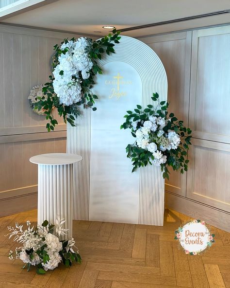 Simple wedding backdrop