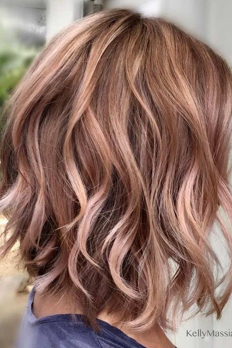 Fun and sexy short hairstyles. We have compiled a list of our favorite short hairstyles for fine hair for your benefit. Rose Gold Brown Hair, Gold Brown Hair, Trendy We Fryzurach, Ombré Hair, Hair Styles 2017, Hair Color And Cut, Pastel Hair, Winter Hairstyles, Shoulder Length Hair